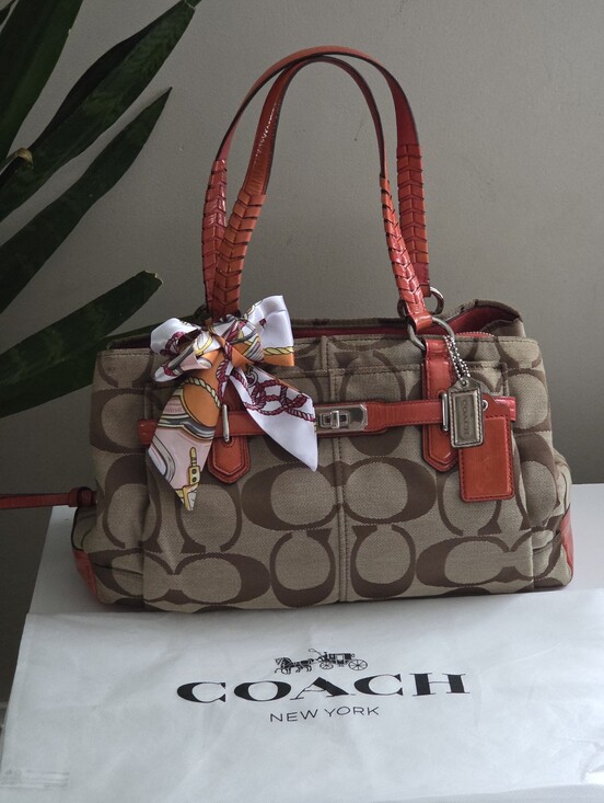 Handbags - Coach Signature Chelsea Jayden Carryall tote Bag W/silver Hardware & Dust Bag